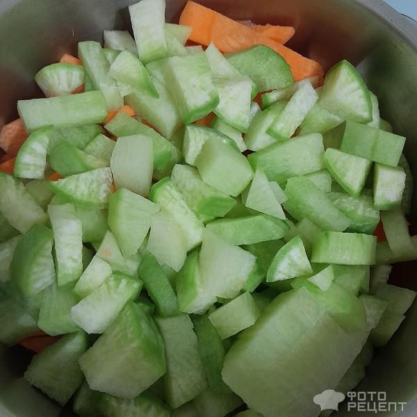 Рецепт: Редька маргеланская, тушенная в сметане - Быстрый и полезный гарнир из овощей.