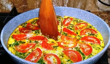 Вкуснее, чем пицца. Просто возьмите капусту и яйца: быстрый ужин на сковороде