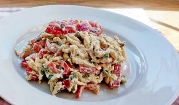 Грузинская кухня: рецепт знаменитого салата «Катми Цецили» с курицей