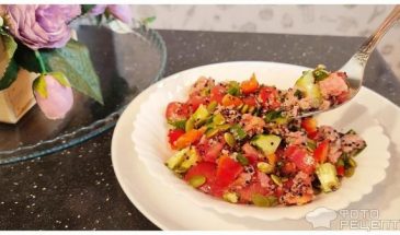 Рецепт: Салат с киноа, овощами и тунцом — ПП Рецепты с киноа