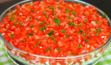 Салат «Дамский» удивил всех. Неожиданно вкусное сочетание таких известных продуктов