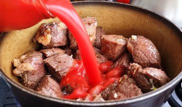 Любое мясо станет нежным, если вы приготовите так. Отменное жаркое с картофелем: всё просто, но очень аппетитно