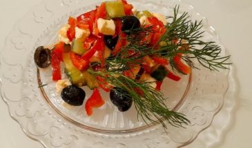 Рецепт: Салат из перца сладкого и брынзы — Из красного сладкого перца