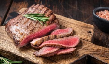 Как приготовить мясо вкусно: простой рецепт нежной говядины в духовке