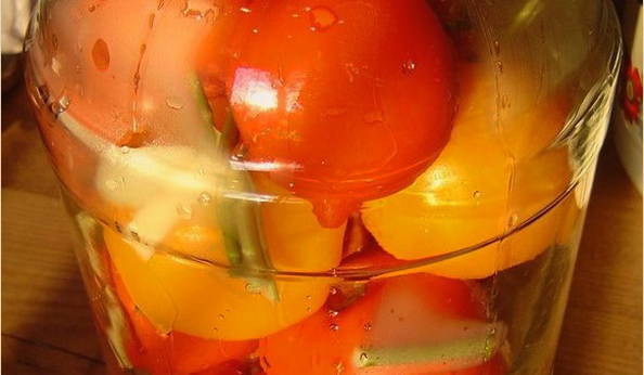 Соленые помидоры холодным способом на зиму