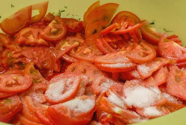 Салат из помидоров и перца на зиму