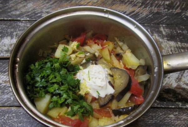 Овощное рагу с капустой и картошкой