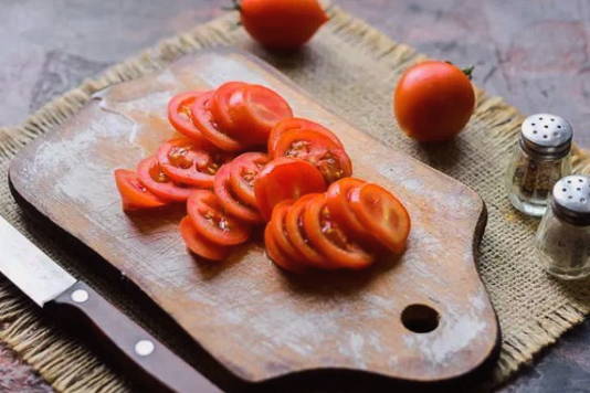 Кабачки с майонезом и чесноком на сковороде