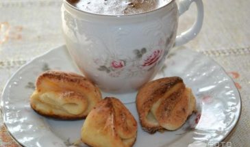 Рецепт: Печенье «Творожные ушки» — Со сливочным маслом