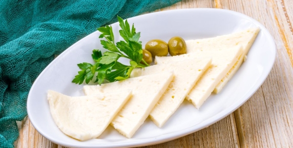 Сыр сулугуни всего из трех ингредиентов: быстрый рецепт популярного блюда