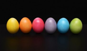 Покрасить яйца красиво и безопасно: не все хозяйки знают эти секреты