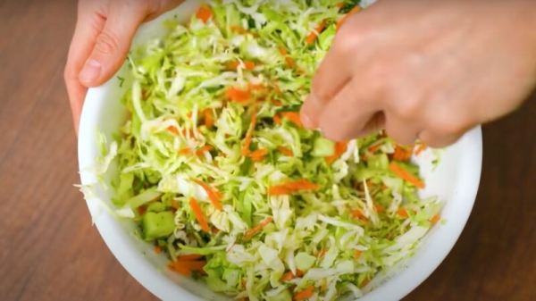 Мой дежурный салат из капусты: рецепт на каждый день