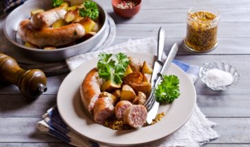 Понадобится всего 30 минут: рецепты вкусных куриных колбасок на сковороде или в духовке
