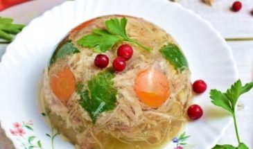 Король пасхального стола: рецепт холодца из рульки и курицы