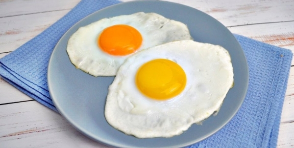 Как приготовить идеальную яичницу: секреты самого простого блюда к завтраку