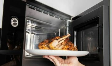 Диетолог Гинзбург развеял миф о микроволновых печах