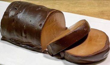 Шоколадный муссовый десерт в бутылке