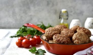 Вкусное блюдо на ужин: рецепт сочных котлет в духовке