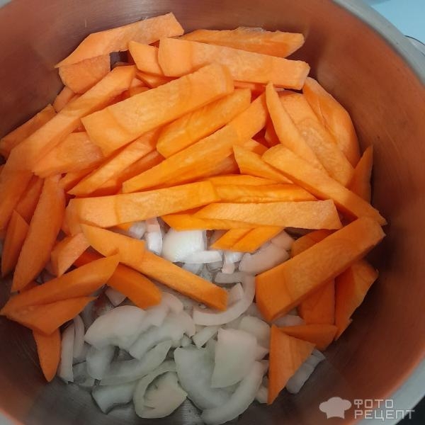 Рецепт: Редька маргеланская, тушенная в сметане — Быстрый и полезный гарнир из овощей.