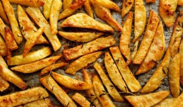 Домашние выстроятся в очередь: готовим хрустящий картофель фри в духовке