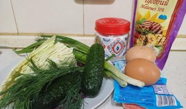 Рецепт: Салат из капусты и крабовых палочек — Готовлю с любовью.