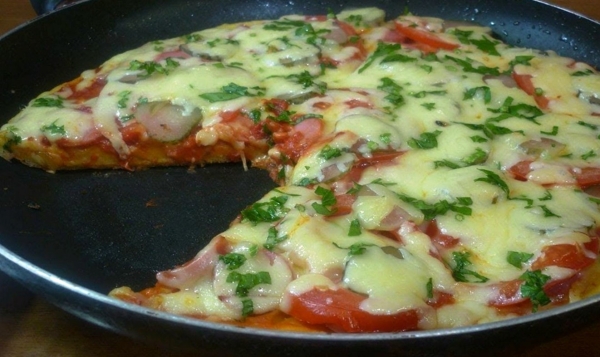 Пицца на сковороде за 5 минут. Вкусно и просто: рецепт «на все случаи жизни»
