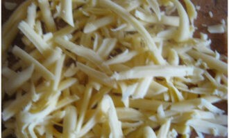 Салат с тунцом, яйцом и огурцом