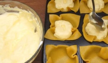 Песочные пирожные с творожной начинкой