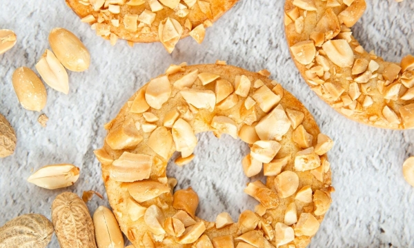Песочные кольца с маком, кокосом и орешками – домашняя выпечка выходного дня