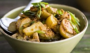 Салат из шампиньонов: рецепт сытного блюда из доступных продуктов