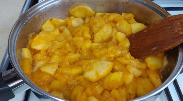 Яблочный пирог с кокосовой начинкой
