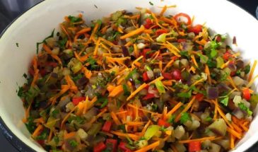 Рецепт: Салат Грибочки из баклажанов — Салат, маринованные баклажаны с овощами, вкусно