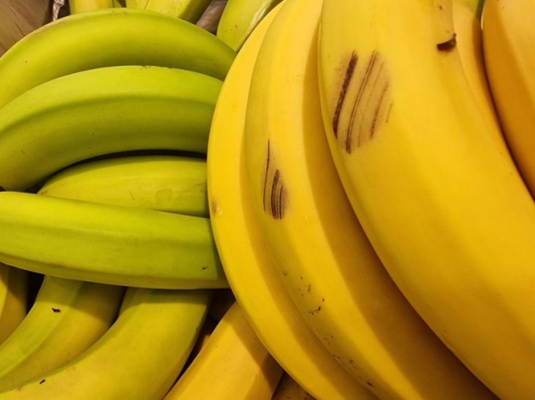 Как приготовить банановые оладьи со сметаной и кефиром: их будут уплетать за обе щеки – записывайте рецепт