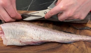 Не думала, что минтай может быть таким нежным и вкусным. Сочная рыба в сметанном соусе