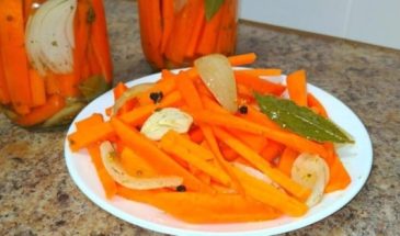Маринованная морковь с чесноком и луком