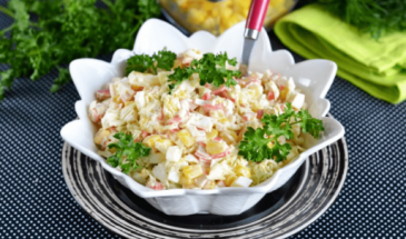 Салат из пекинской капусты с крабовыми палочками и кукурузой: простой и быстрый рецепт