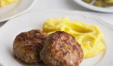 Сочные и мягкие котлеты из фарша на сковороде