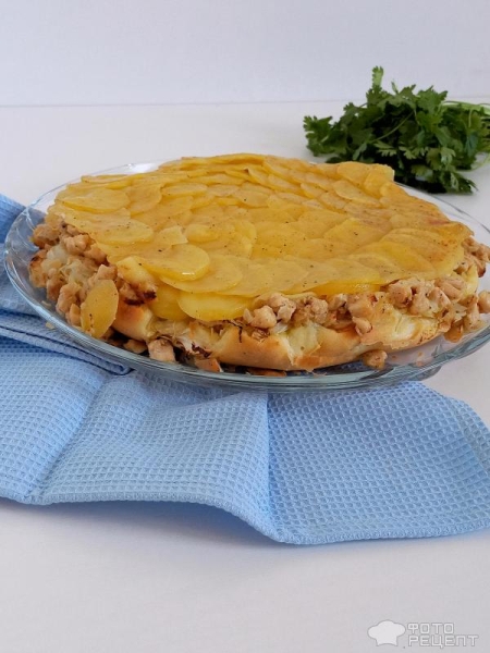 Рецепт: Пирог «Клюмс» — с курицей, капустой и картофелем