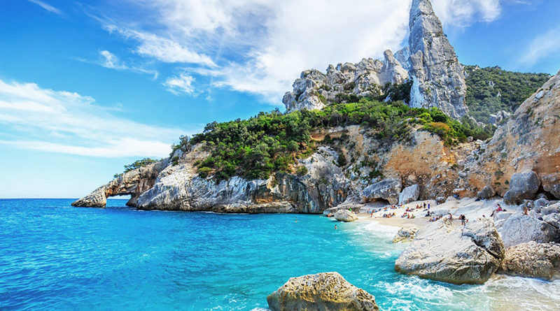 Сардиния: дикая природа, сапфировое море и загадки нурагов