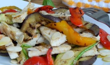 Вкусное и легкое блюдо: рецепт салата с курицей и овощами гриль