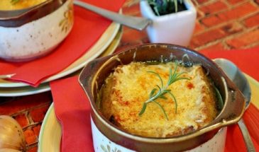 Как приготовить французский луковый суп: хозяйки делятся рецептом