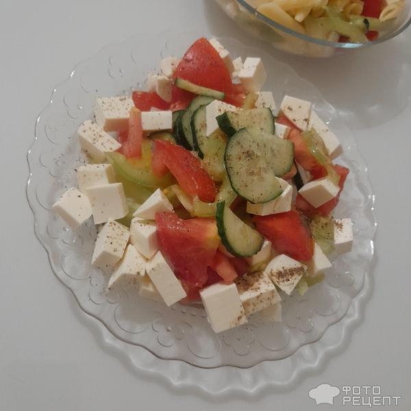 Рецепт: Салат с сыром фета — Не классический, но в стиле знаменитого греческого салата.