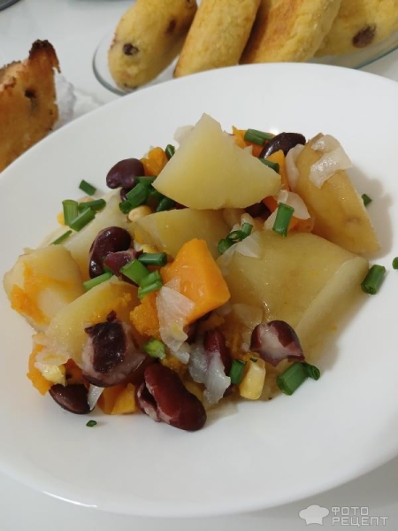 Рецепт: Тушеный картофель с овощами — С тыквой и фасолью. Постное меню.
