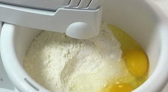 Заварное тесто для пельменей яйцом на кипятке