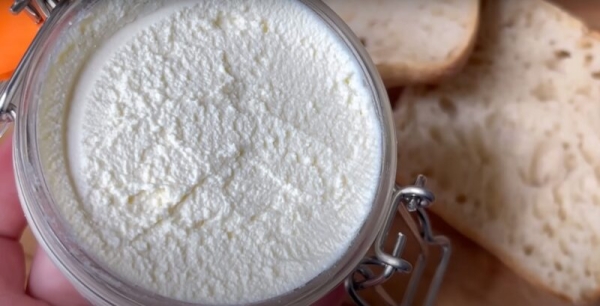 Приготовьте домашний сыр за 15 минут. Дешевле, быстрее и вкуснее не бывает