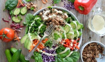 Он станет вашим любимым: рецепт вкусного и простого салата на Новый год