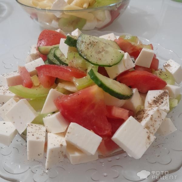 Рецепт: Салат с сыром фета - Не классический, но в стиле знаменитого греческого салата.
