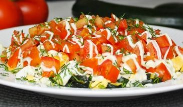 Готовить можно всю осень. Вкусный  и быстрый салат с кабачками за 5 минут