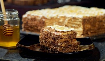 Вкусная выпечка за 10 минут: рецепт медовика «Бедный студент»