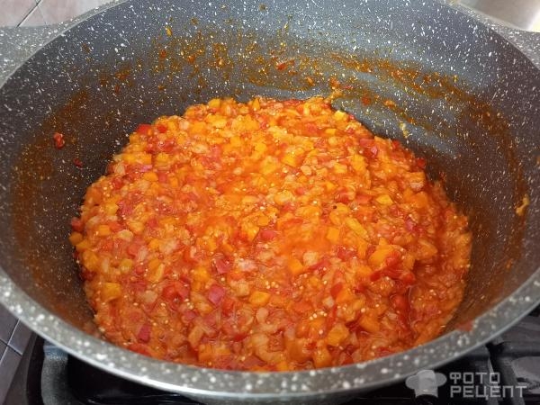 Рецепт: Баклажанная икра с помидорами и сладким перцем - вкусная закуска для всей семьи